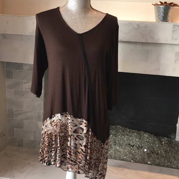 Inside Out Leopard Trimmed Tunic M NWOT - Picture 2 of 6